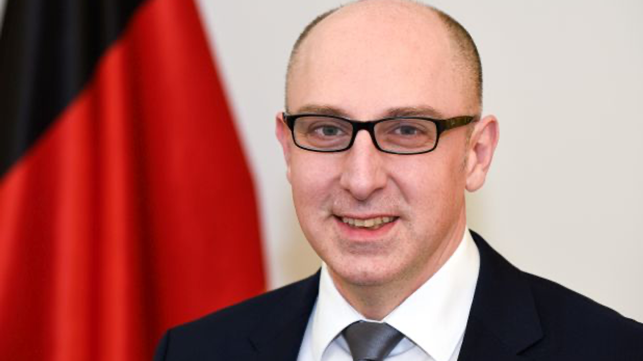Almanya iç istihbaratının başına Türk kökenli Sinan Selen atandı görseli