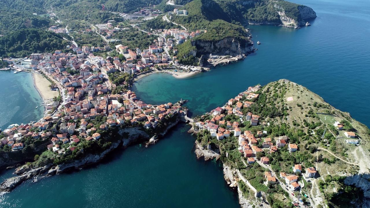 Amasra bayramda nüfusunun 25 katı ziyaretçiyi ağırladı görseli