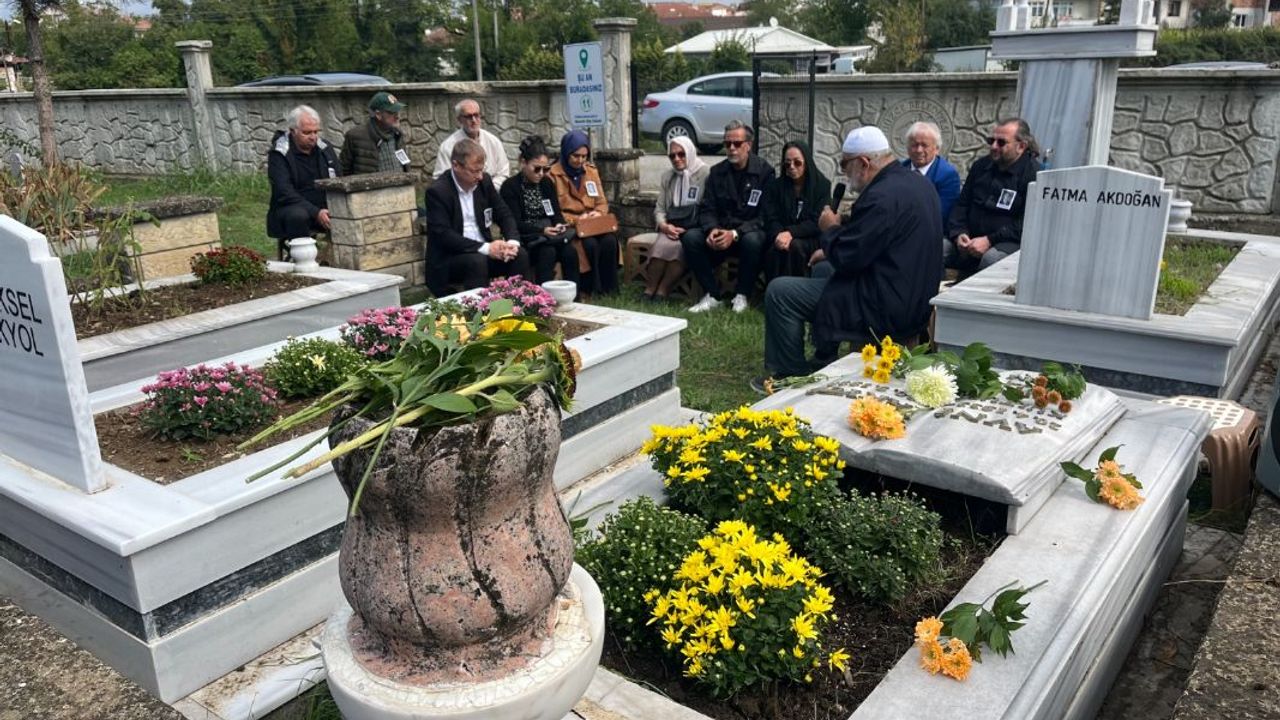 Milli Eğitim Bakanı Akyol Düzce'de mezarı başında anıldı görseli