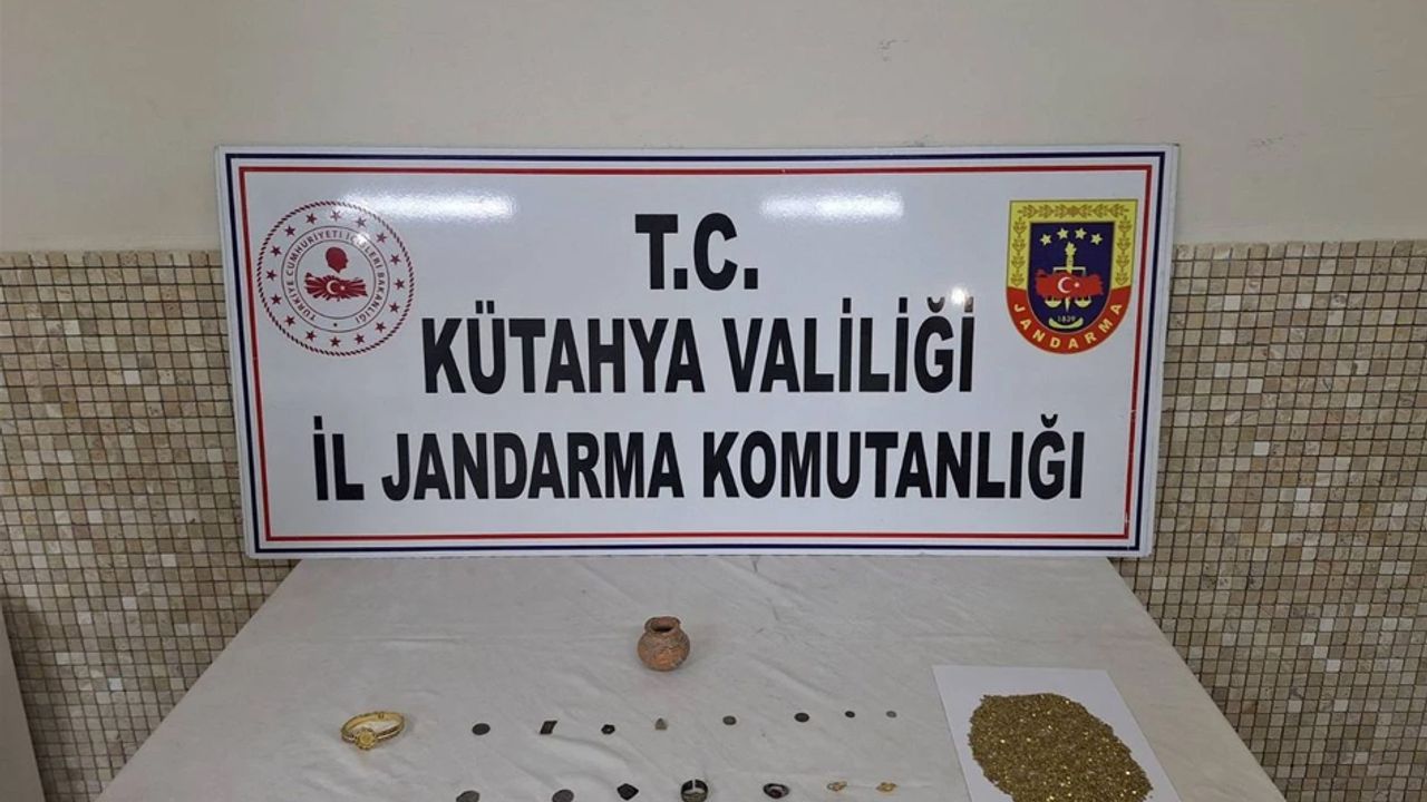 Kütahya’da Roma ve Bizans dönemine ait tarihi eserler ele geçirildi görseli