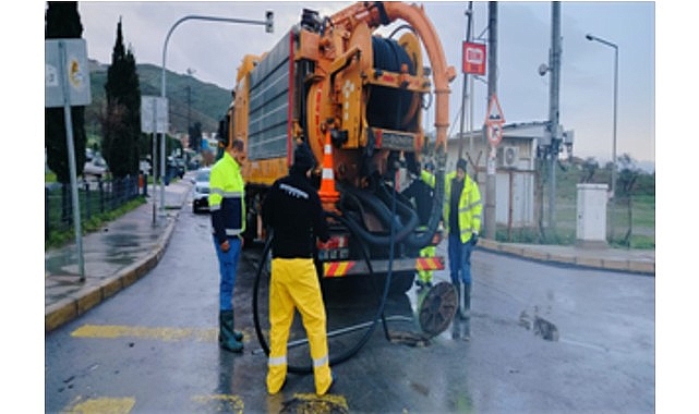 İzmir’de yağış alarmı sürüyor görseli