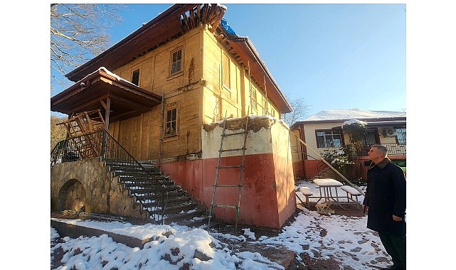 Tarihî Nüzhetiye Camii’nde Restorasyon Çalışmaları Devam Ediyor görseli