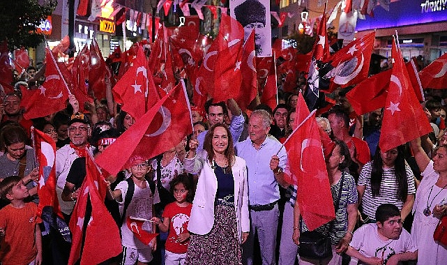 Yılmaz Özdil ve Korcan Karar Karşıyaka’da! görseli
