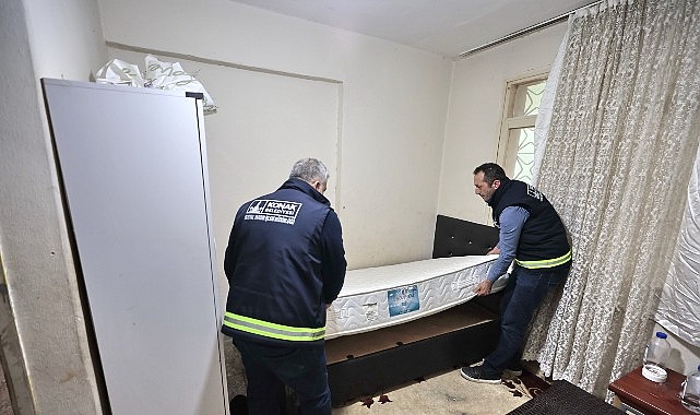 Konak’ta eşya dayanışması: Bağışlar ihtiyaç sahiplerine ulaştırılıyor görseli