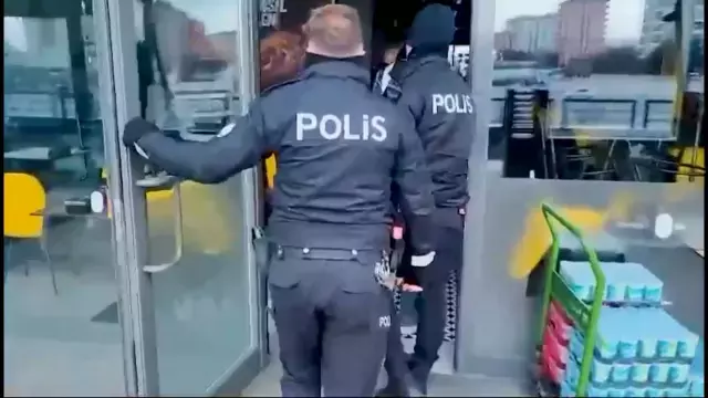 Ünlü Döner Zincirine Operasyon! görseli