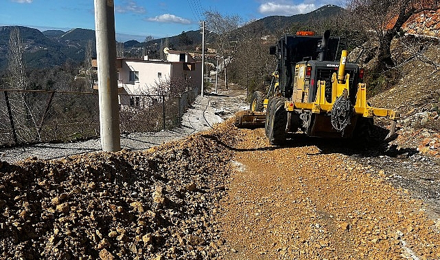 Alanya’da Büyükşehir’in yol mesaisi sürüyor görseli