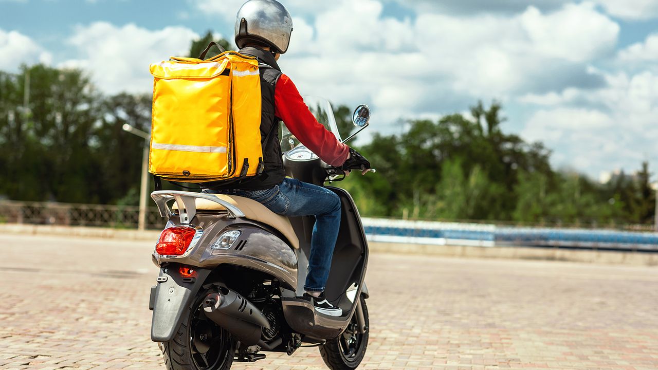 72 bin Moto Kurye Yollarda görseli