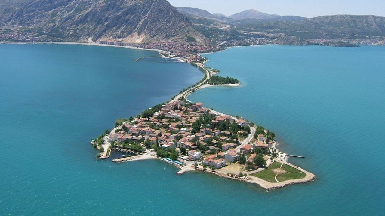 Eğirdir gölü uyarısı: “Kuraklık tehdit ediyor” görseli