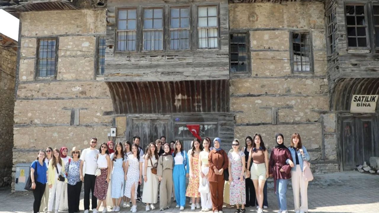 “Keşif Isparta” yeni dönem gezileriyle başladı görseli
