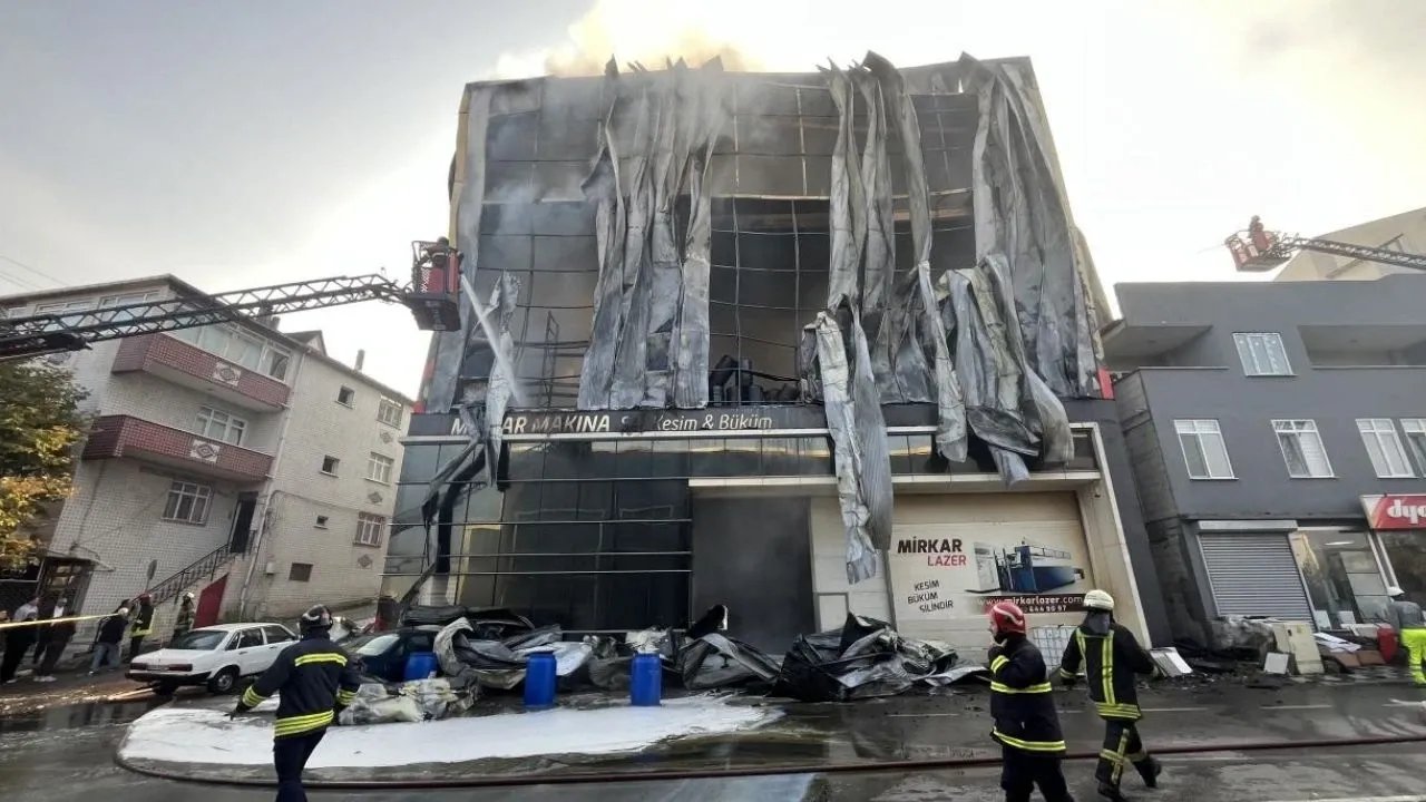 Kocaeli'deki depo yangını soruşturmasında 7 kişi açığa alındı görseli