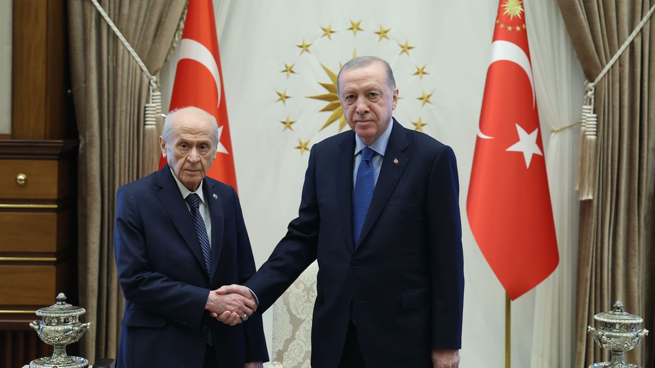 Erdoğan, MHP Genel Başkanı Bahçeli’yi Beştepe’de kabul etti görseli
