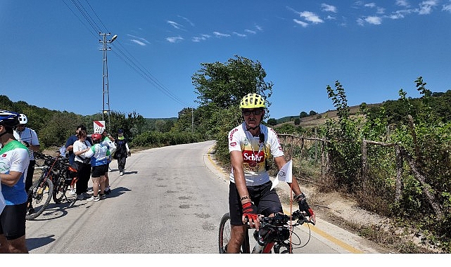 Tandem bisikletlerle umuda pedal çevirdiler görseli