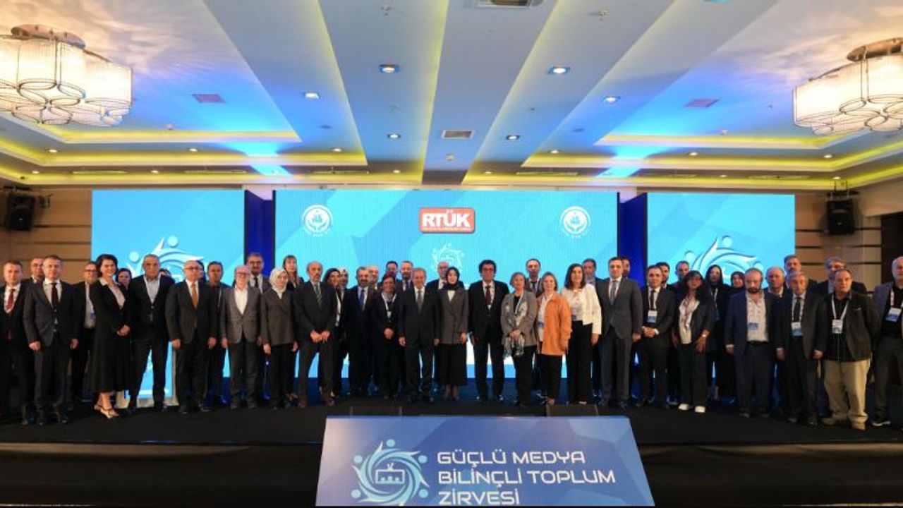 "Güçlü Medya, Bilinçli Toplum Zirvesi” başladı görseli