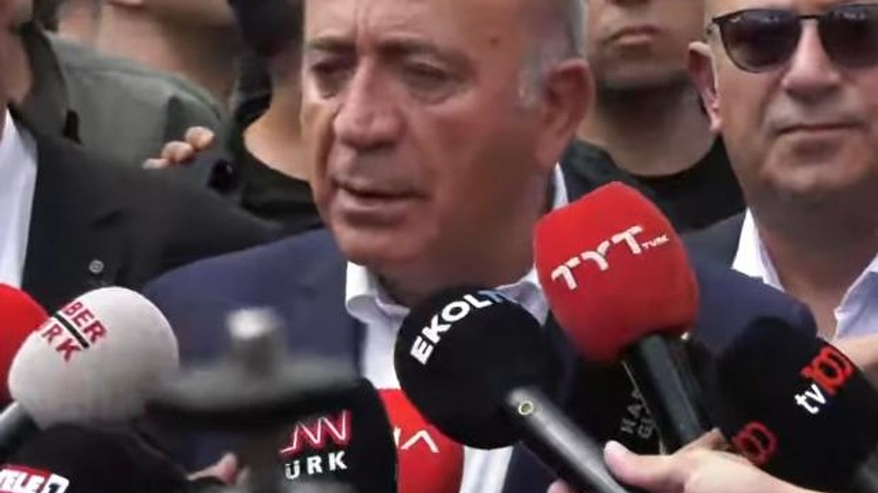 Gürsel Tekin İstanbul İl Başkanlığı binasının önüne geldi görseli