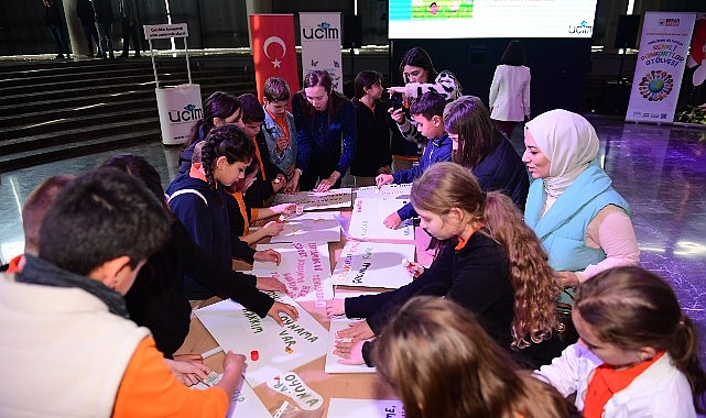 Osmangazi’de Çocuk Hakları Günü Renkli Pankartlarla Kutlandı görseli