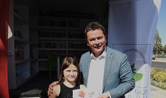 Gezici Kütüphane 1 yıldır yollarda görseli