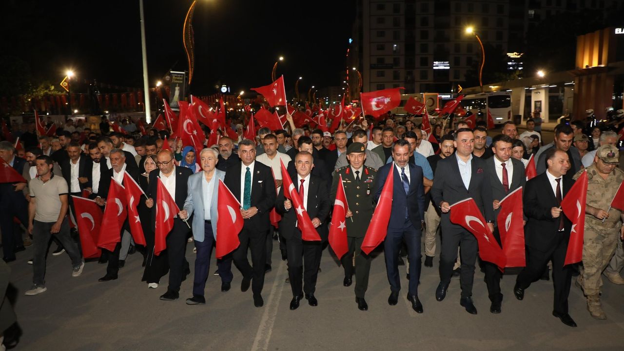 Elazığ’da 15 Temmuz Demokrasi ve Millî Birlik Günü etkinlikleri düzenlendi görseli