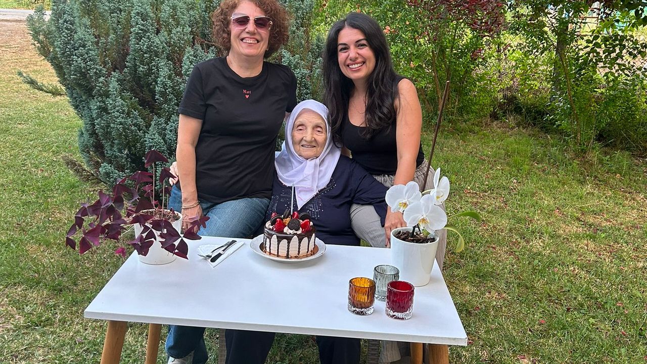 Torun Elif’ten anneanne’ye 93'üncü yaşgünü sürprizi görseli