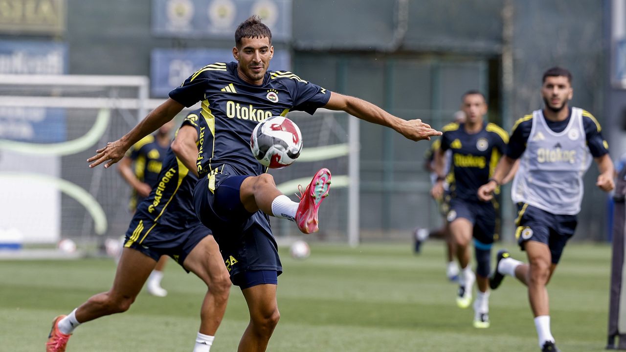 Fenerbahçe Portekiz kampında: 3 yeni transfer kadroda, 8 isim dışarda görseli