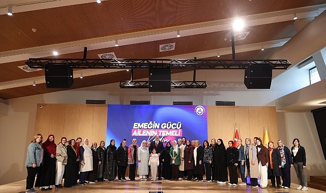 Başkan Altay “Aile Yılı” Kapsamında İlçelerden Gelen Kadınlarla Buluştu görseli
