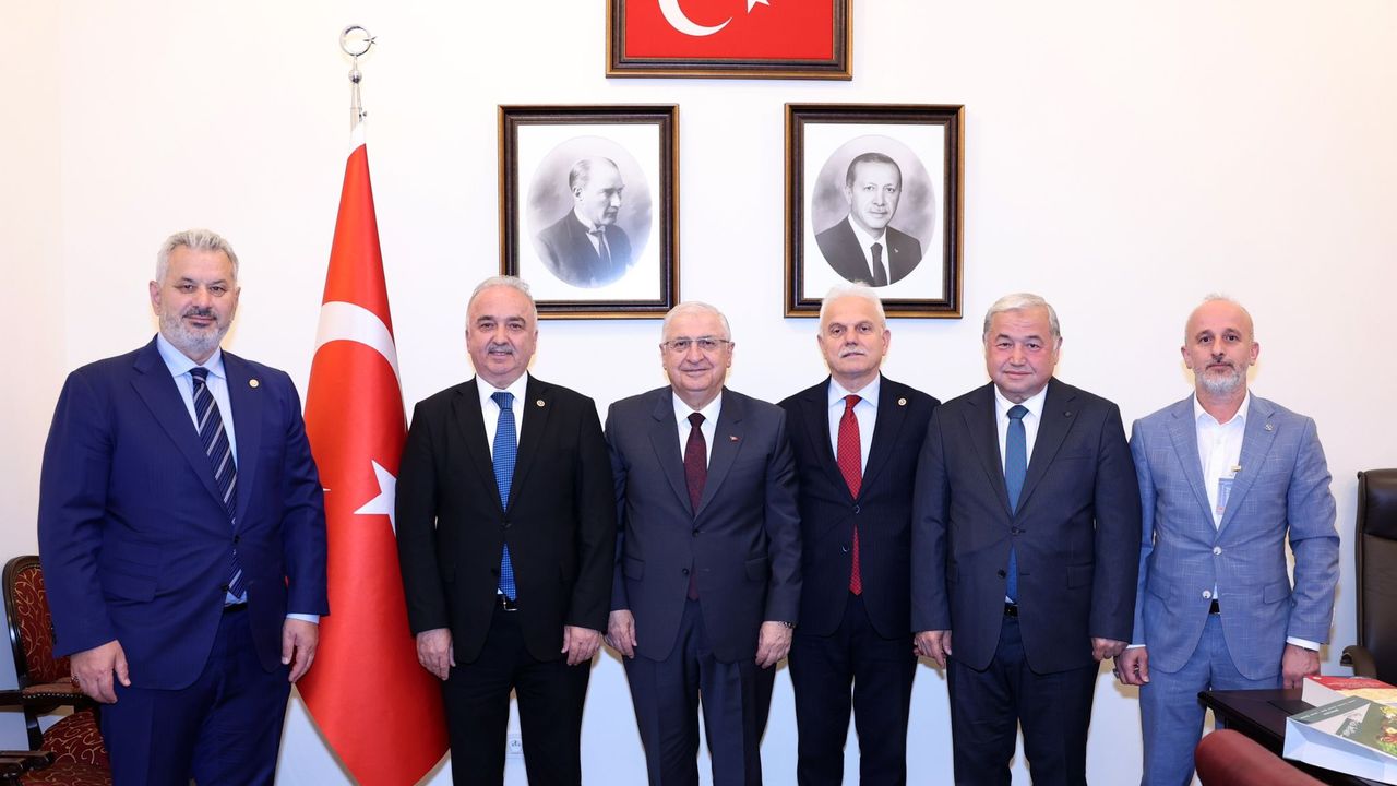 Milli Savunma Bakanı Yaşar Güler’e Harşit Savunması ziyareti görseli