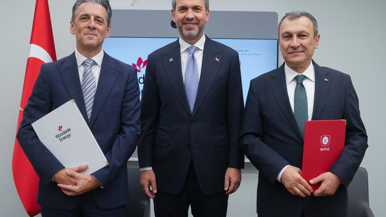 Türkiye’den 70 milyar metreküplük LNG anlaşması görseli