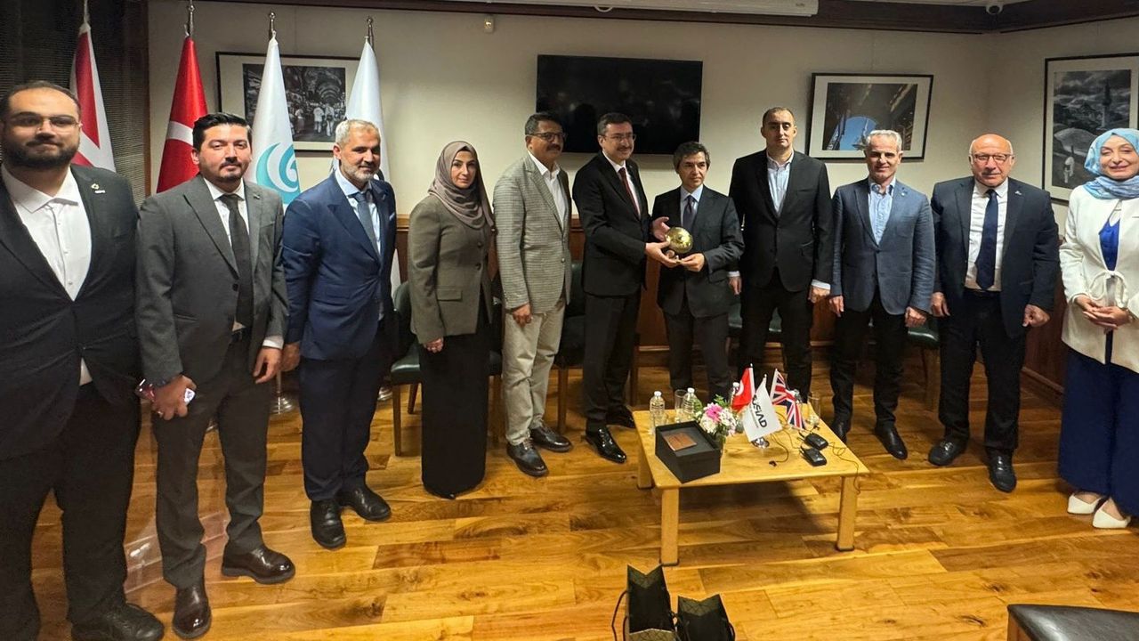 Londra'da 'Türkiye-İngiltere yatırım köprüsü' paneli görseli