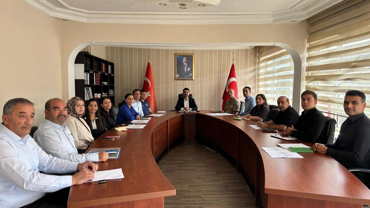 Susuz’da kurumlararası değerlendirme toplantısı gerçekleştirildi görseli
