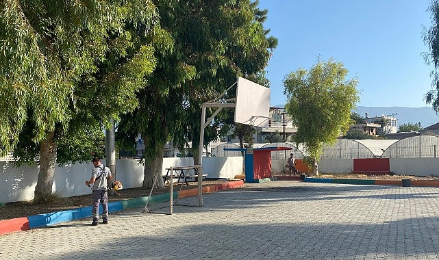Büyükşehir ekipleri okulları yeni eğitim dönemine hazırlıyor görseli