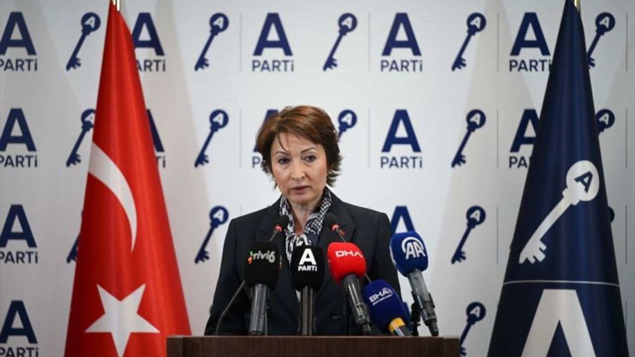 Küçükali'den Torba Yasa Teklifine tepki: Yangından mal kaçırır gibi torba yasa hazırlamak kamu vicdanıyla bağdaşmıyor görseli