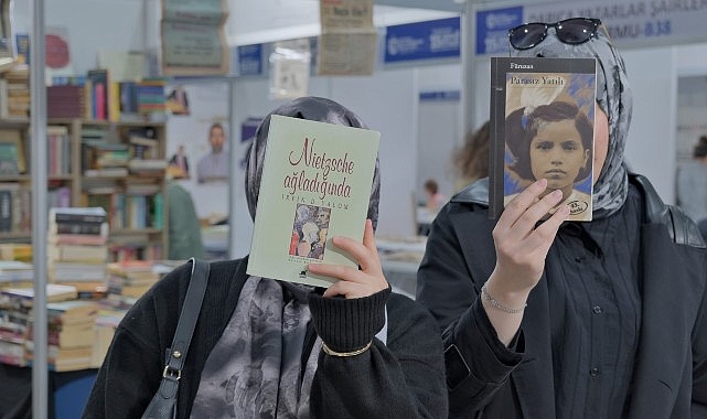 Geçmişin izleri Kitap Fuarı'nda hayat buldu görseli