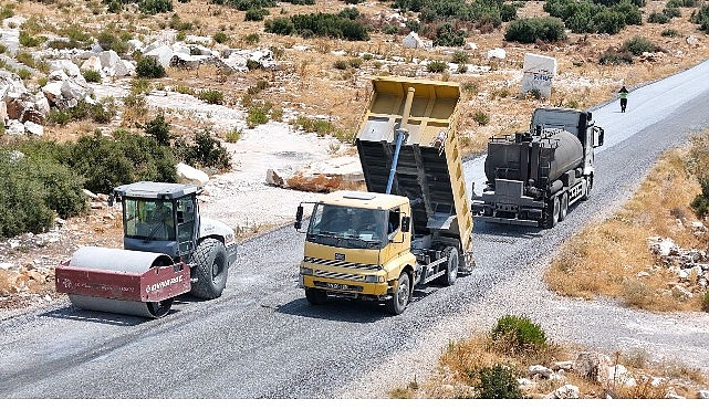 Başkan Çerçioğlu kırsal mahallelerde yol yenileme çalışmalarını sürdürüyor görseli