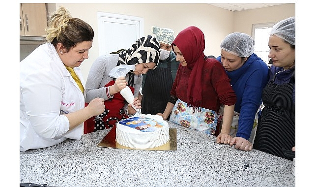 Büyükşehir’le güçlü istihdam kariyer yolu açıyor görseli