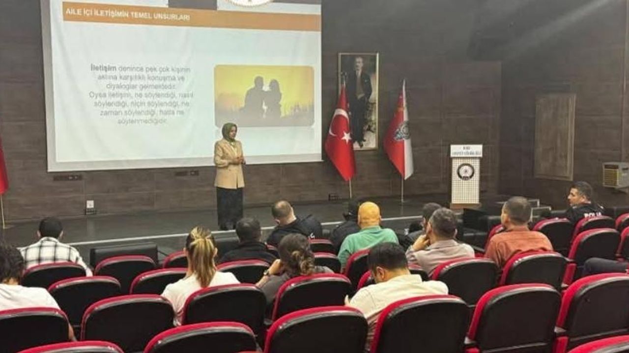 Aile bağlarını güçlendiren eğitim: Emniyet personeline “İletişim ve Yaşam Becerileri” eğitimi görseli