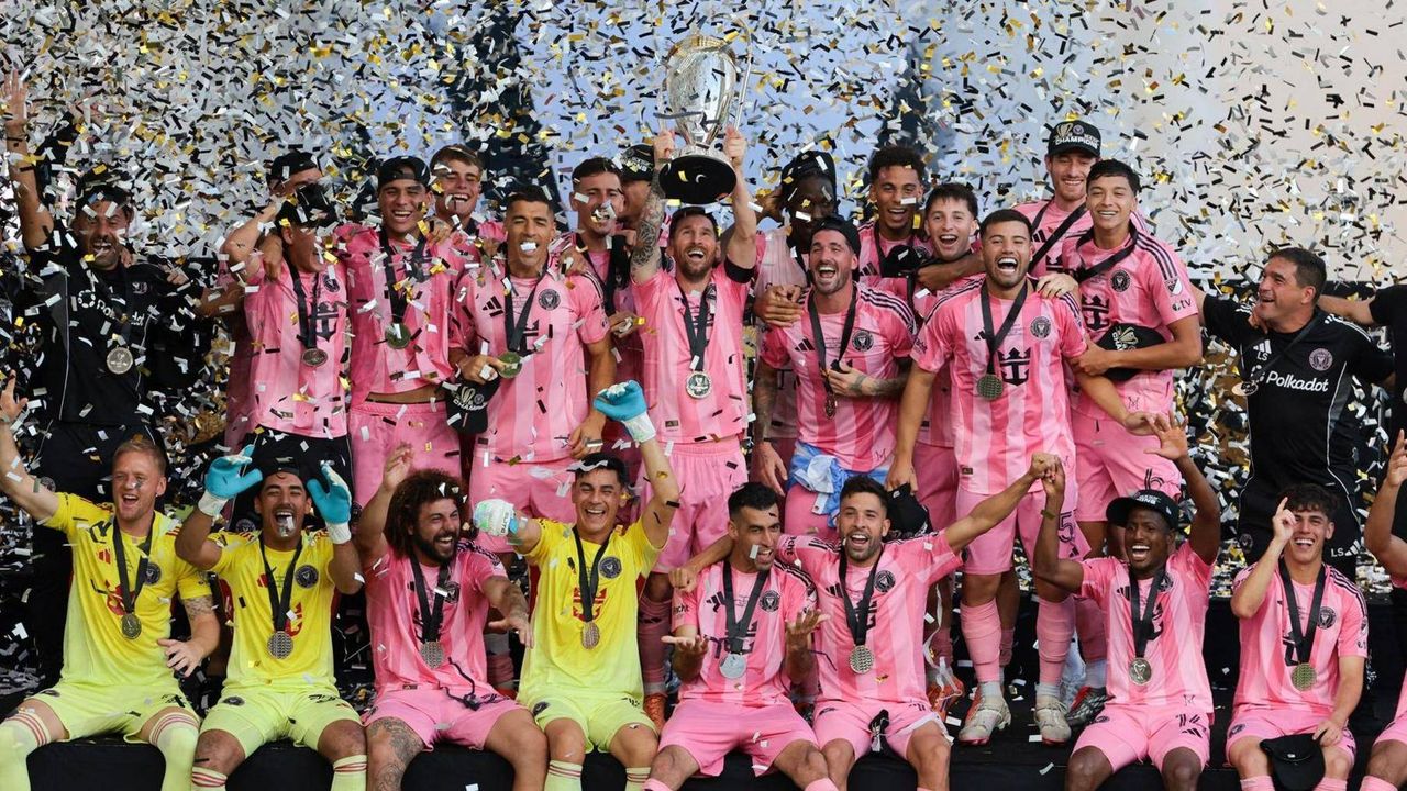 Messi’nin damga vurduğu finalde Inter Miami ilk MLS şampiyonluğunu kazandı görseli