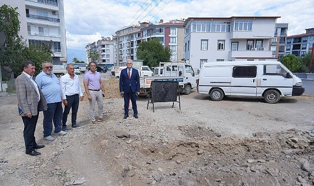 Başkan Deveciler Pazarbşı Caddesi’nde İncelemelerde Bulundu görseli