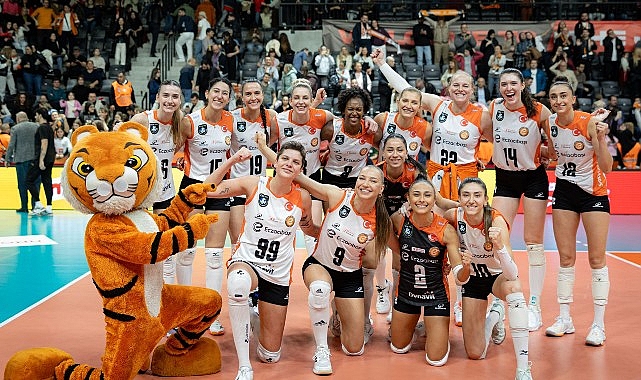 Derbide 3 puan Eczacıbaşı Dynavit’in! görseli