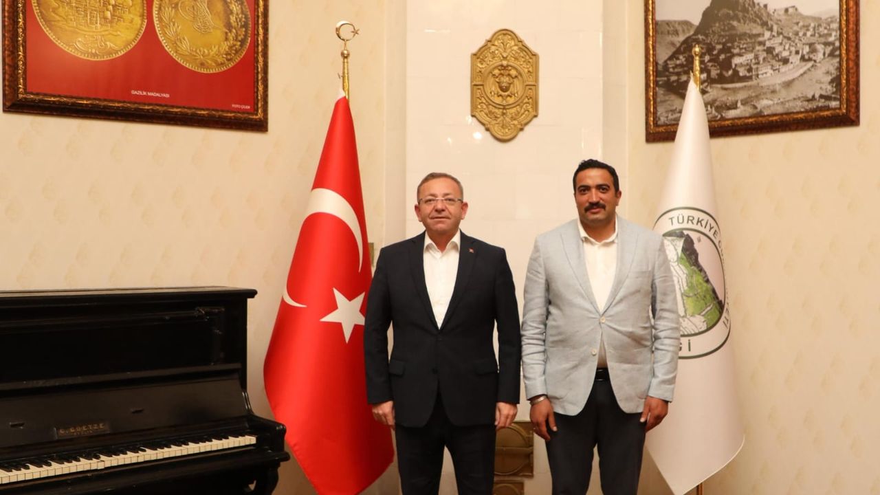 Vali Ziya Polat, Sarıkamış Belediye Başkanı Serdar Kılıç’ı kabul etti görseli