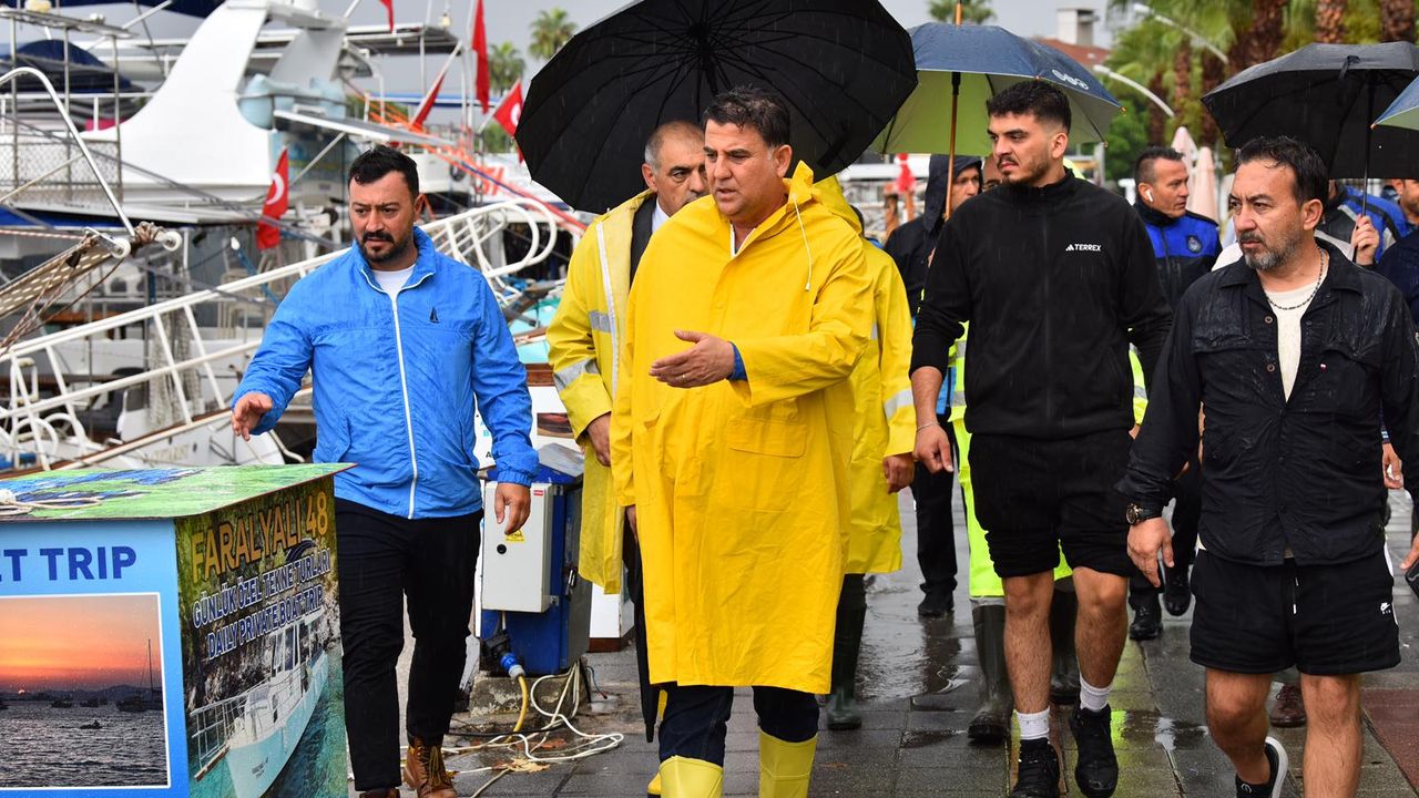 Fethiye'de yağış rekoru belediye sahada, ekipler seferber görseli