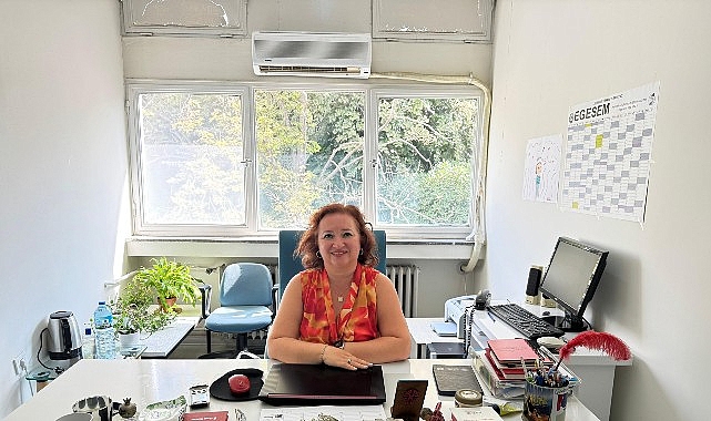 Doç. Dr. Aydoğdu Karaaslan gençlerde dijital yorgunluğa ve ekran bağımlılığına dikkat çekti görseli