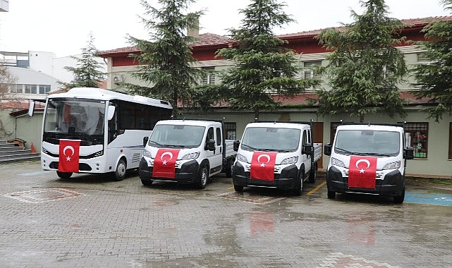 Edremit Belediyesi 8 yeni aracı hizmete sundu görseli