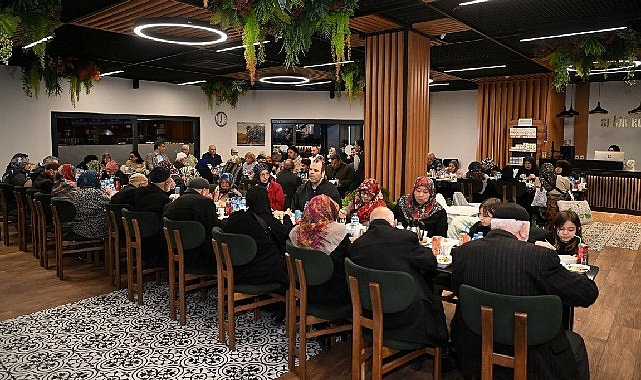 Başkan Kocaman, Ramazan Bereketini Kartepe’nin Çınarlarıyla Paylaştı görseli