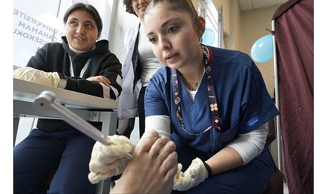 Podoloji Bölümü Öğretim Elemanları ve Öğrencilerinden Dünya Diyabet Günü’nde Tarama Seferberliği görseli