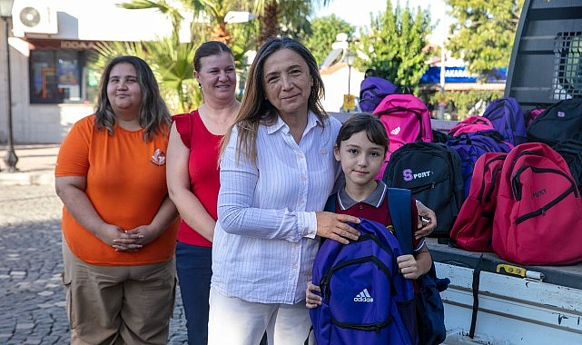 Güzelbahçe Belediye'sinden 2500 öğrenciye çanta ve kırtasiye desteği görseli