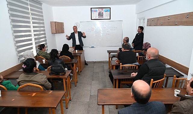 Kurs merkezinde veli toplantısı görseli