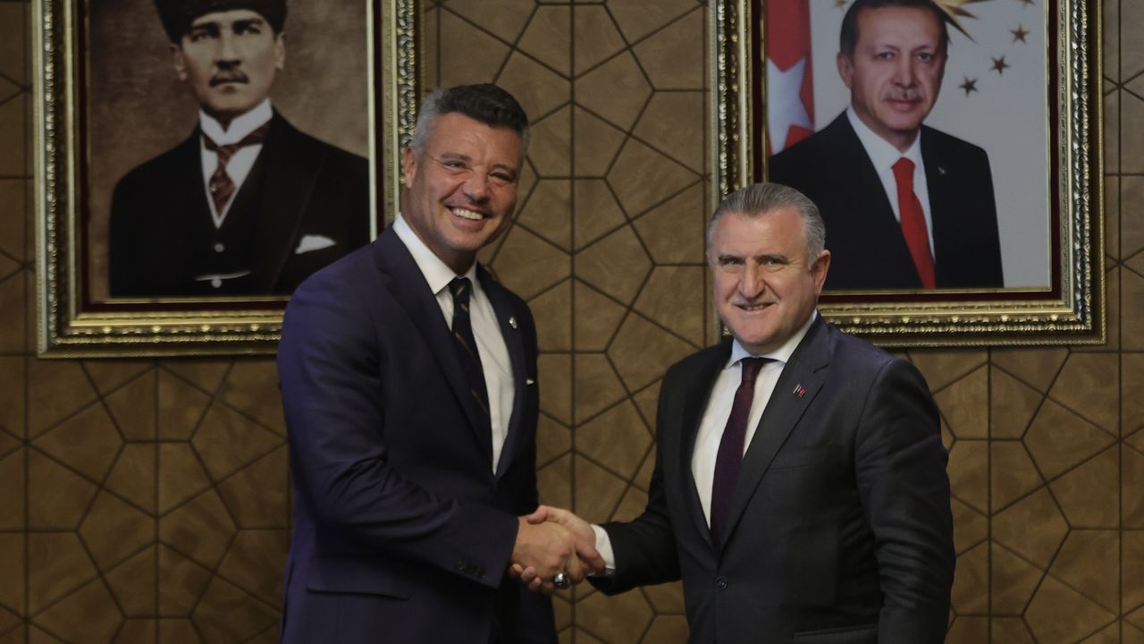 Bakan Bak Fenerbahçe yönetimini kabul etti görseli