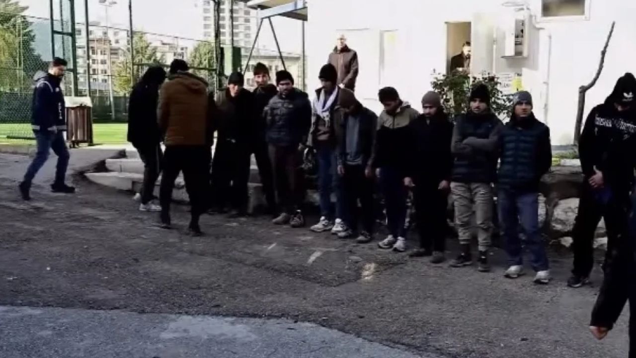 Amasya’da göçmen kaçakçılığı operasyonu: 13 göçmen yakalandı görseli