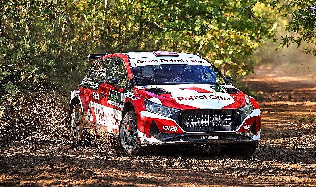İstanbul Rallisi'ni Ali Türkkan-Oytun Albayrak Kazandı görseli