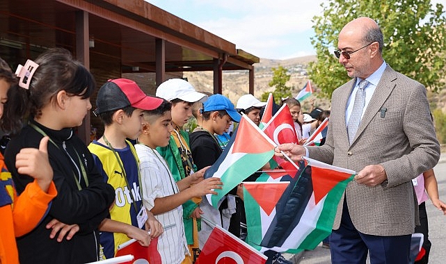 Başkan Pekyatırmacı Sille Tabiat Okulu’nda Öğrencilerle Bir Araya Geldi görseli