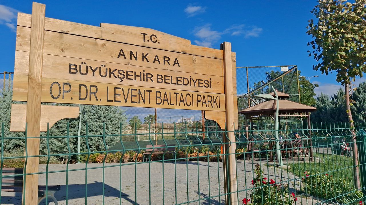 Belediye 2 doktorun ismini yaşatmak üzere paklara verdi görseli